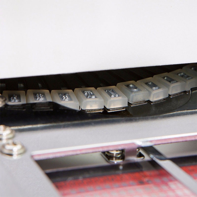 70 Character Credit Card Embosser - Image 5